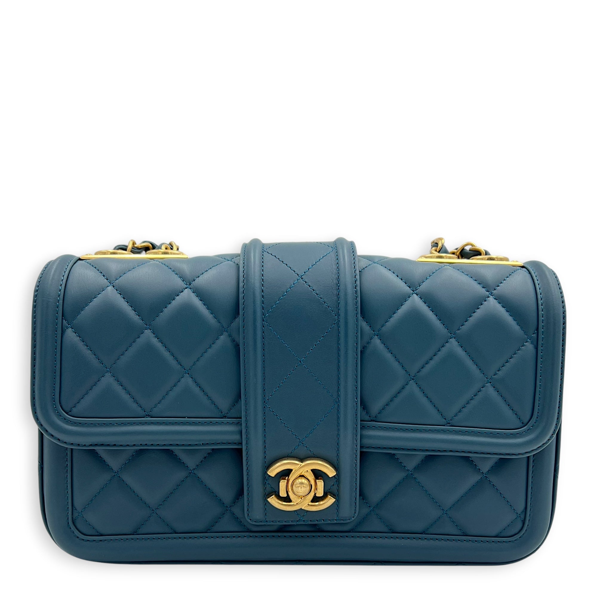 Quilted Green Shoulder Bag in Calfskin, Gold hardware