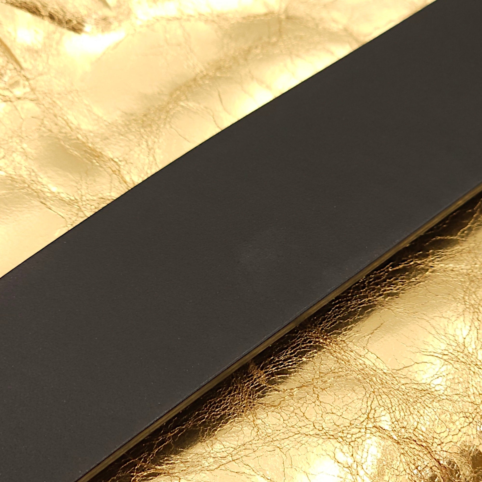 Feministe Mais Feminine Matallic Gold Clutch in Calfskin, Palladium hardware - Image 8