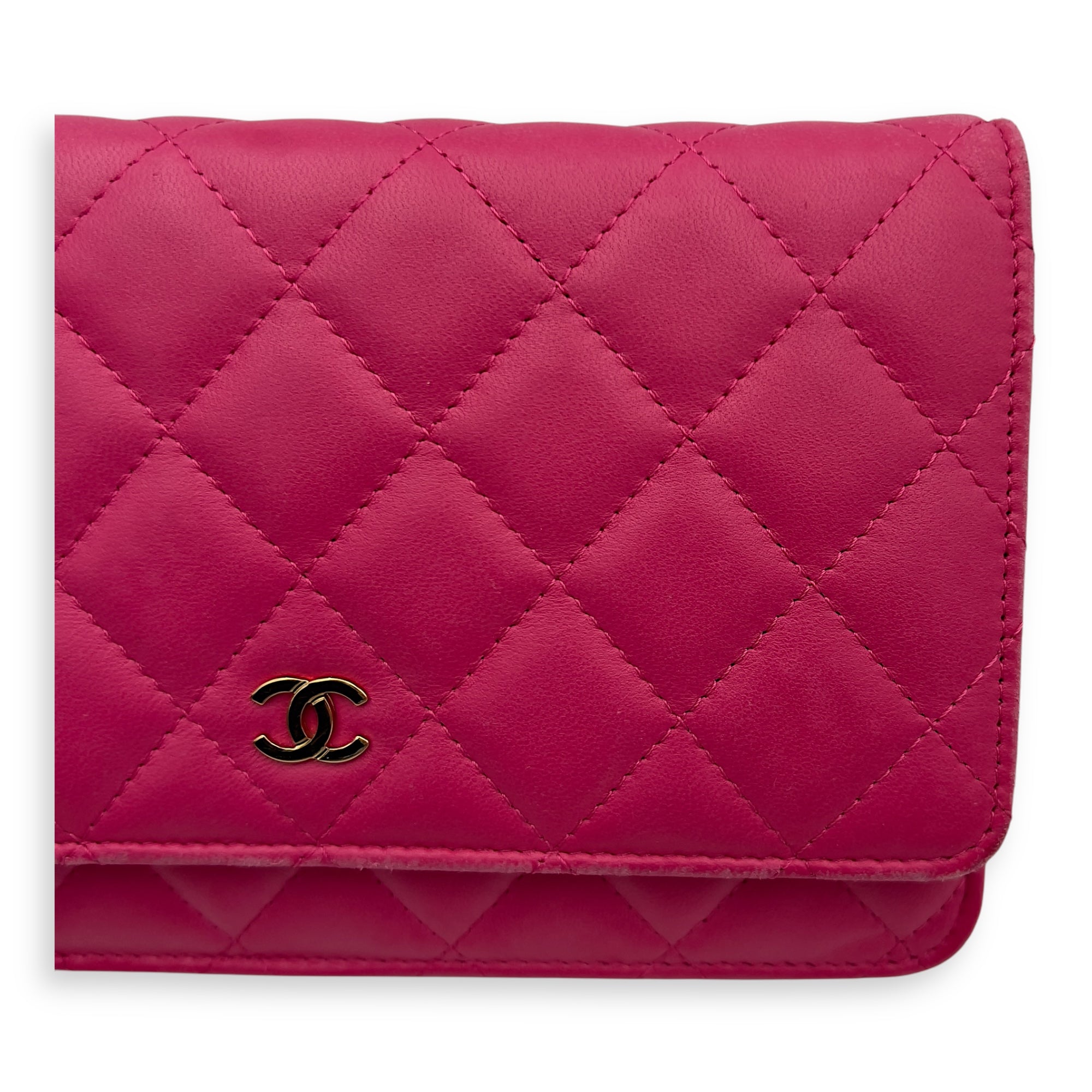 CC Wallet On Chain Pink in Lambskin, Gold hardware - Image 12
