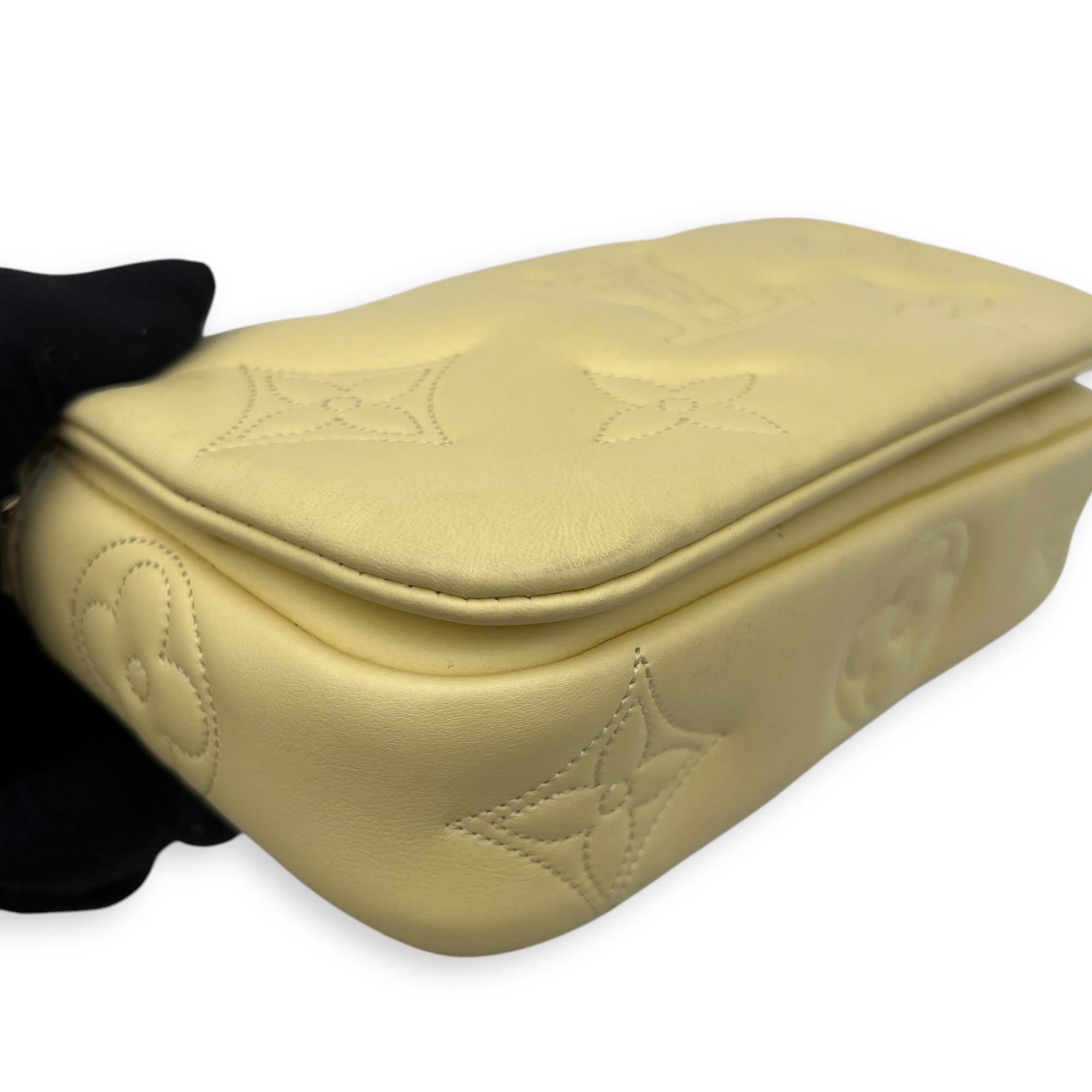 Bubblegram Wallet on Strap Yellow Crossbody Bag in Lambskin, Gold hardware - Image 11