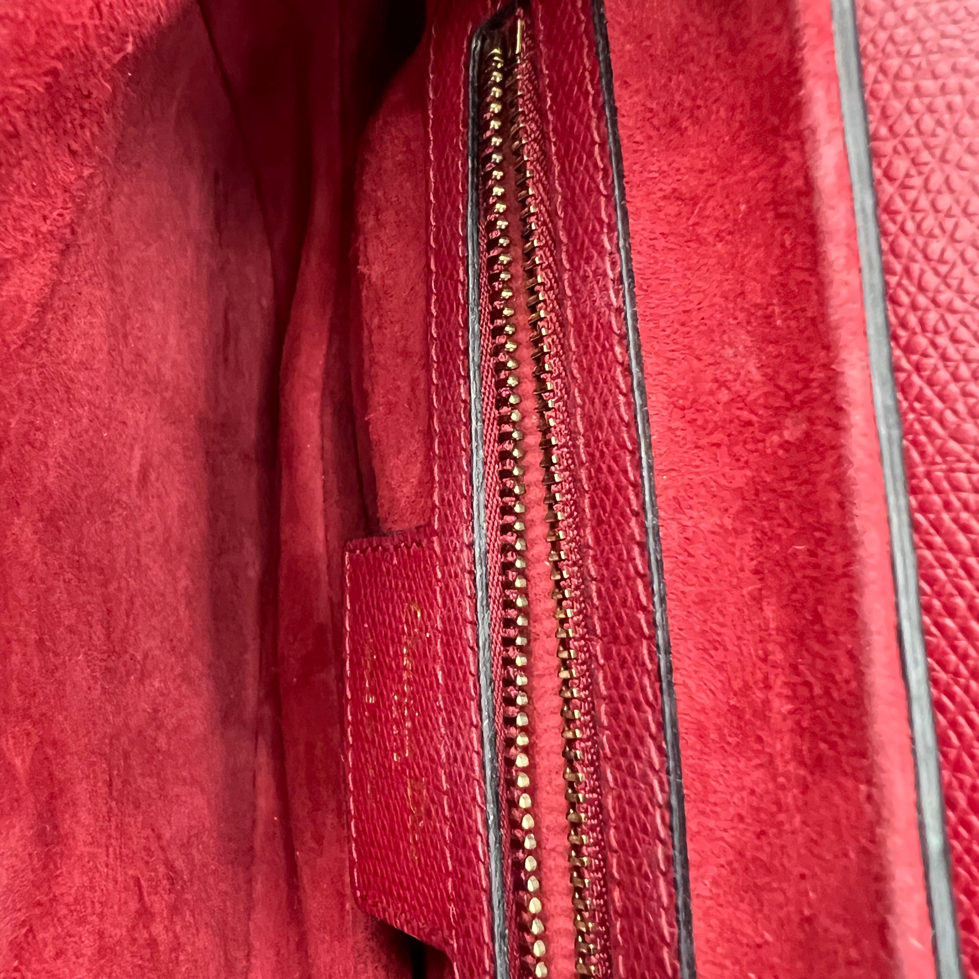 Saddle Shoulder Bag Medium Red in Calfskin, Gold hardware - Image 13