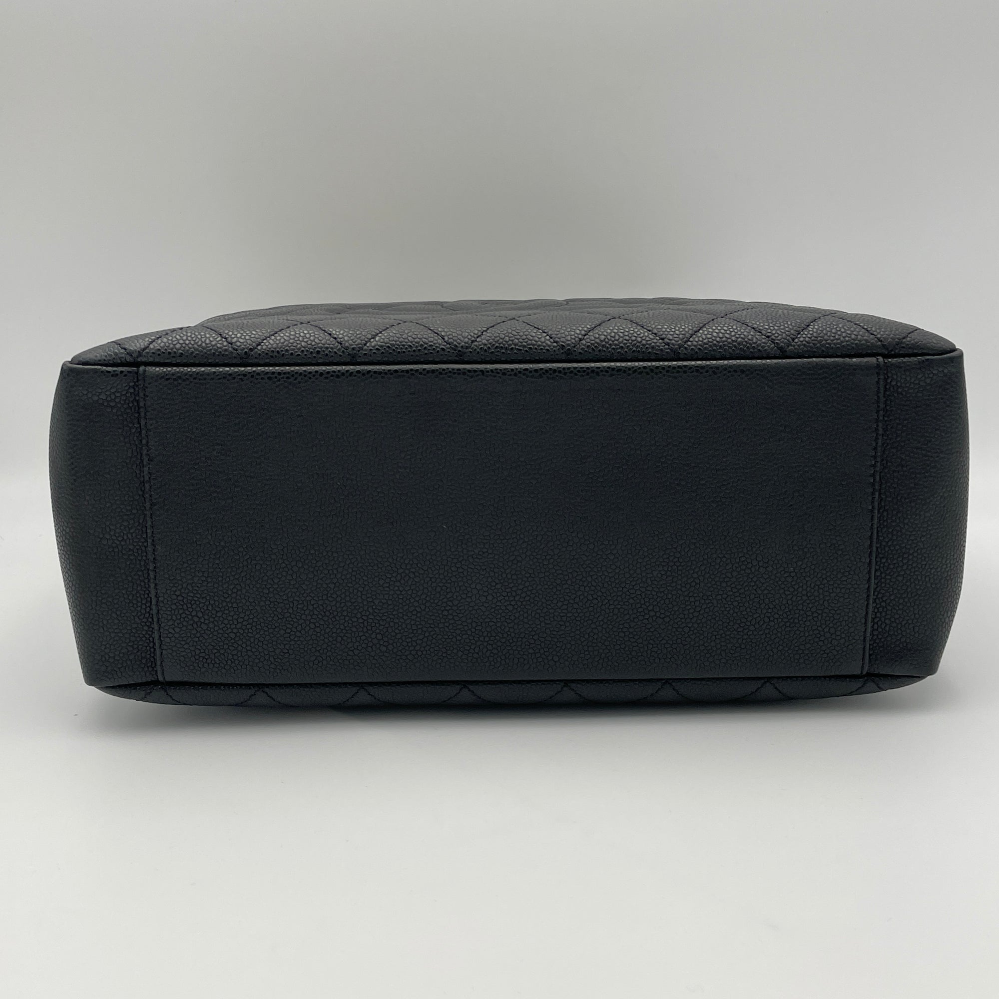 GST Grand Shopping Black Tote Bag in Caviar Leather, Silver hardware - Image 6