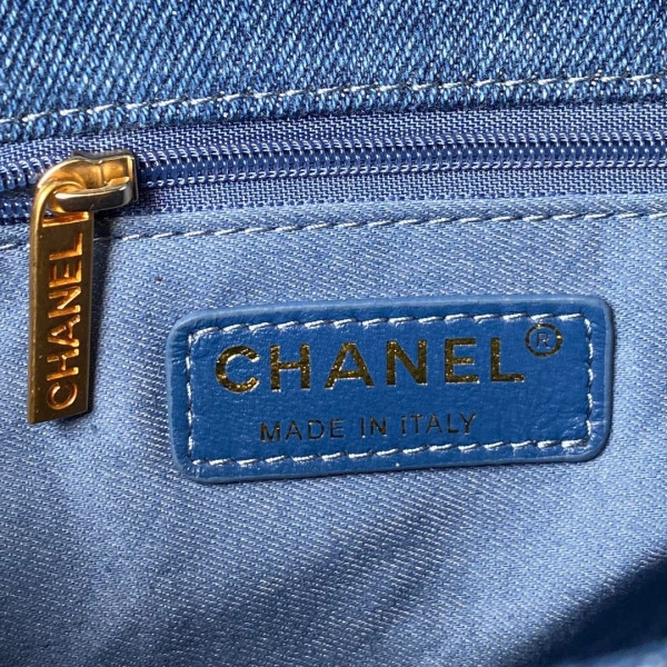 CHANEL SMALL FLAP BAG Comfortable 496 - Image 9