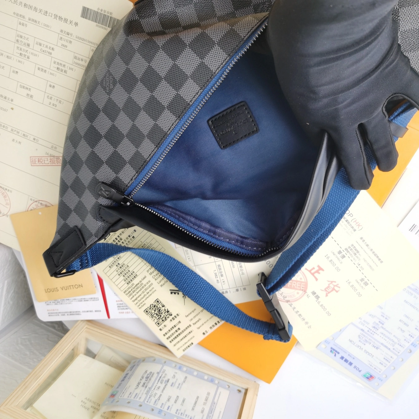 Bold 1876 Louis Vuitton LV AAA Man Pockets - Image 7