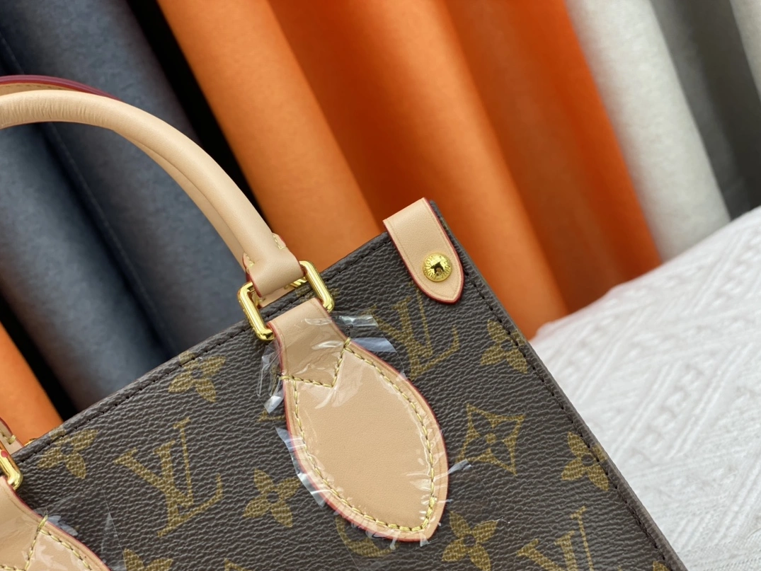 Breathable 9680 Louis Vuitton AAA Quality Handbags For Women - Image 6