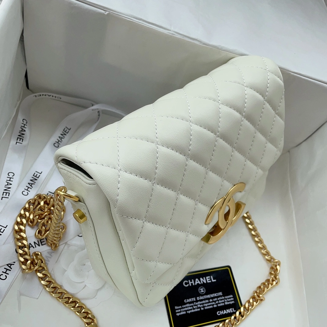 Chanel AAA Quality Messenger Bags For Women Modern 5940