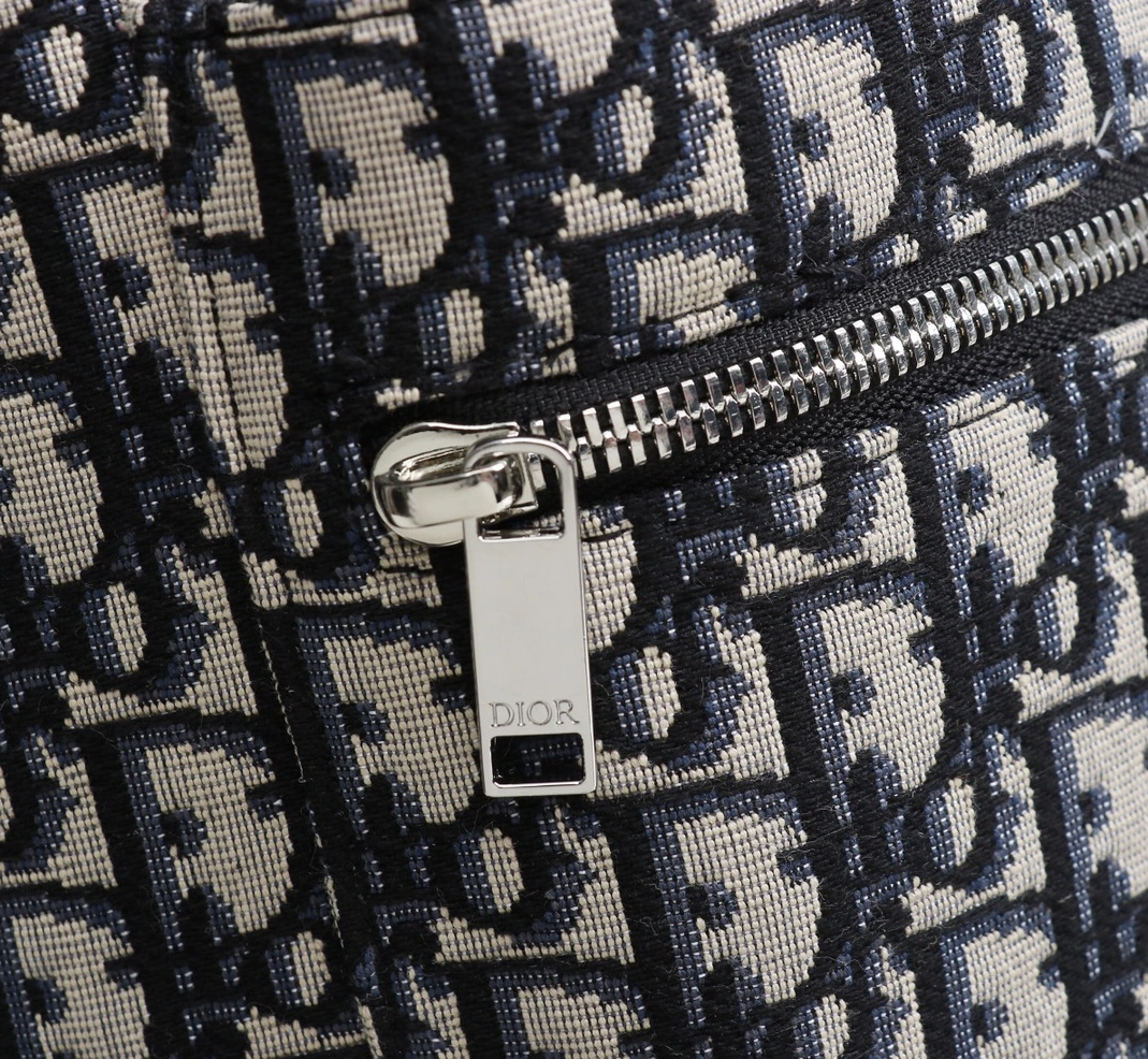 Christian Dior AAA Man Backpacks NewStyle 3812 - Image 4