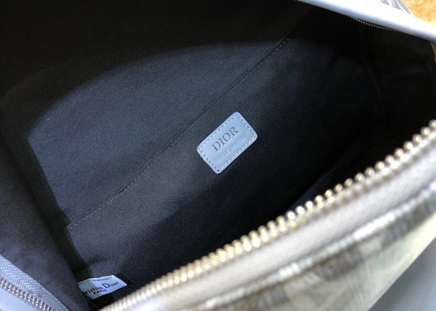 Christian Dior AAA Man Backpacks Refined 6138 - Image 8