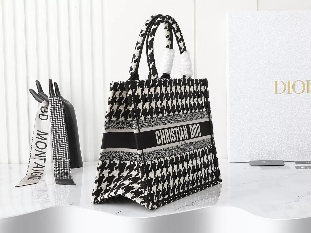 Christian Dior AAA Quality Tote-Handbags For Women WellDesigned 1178