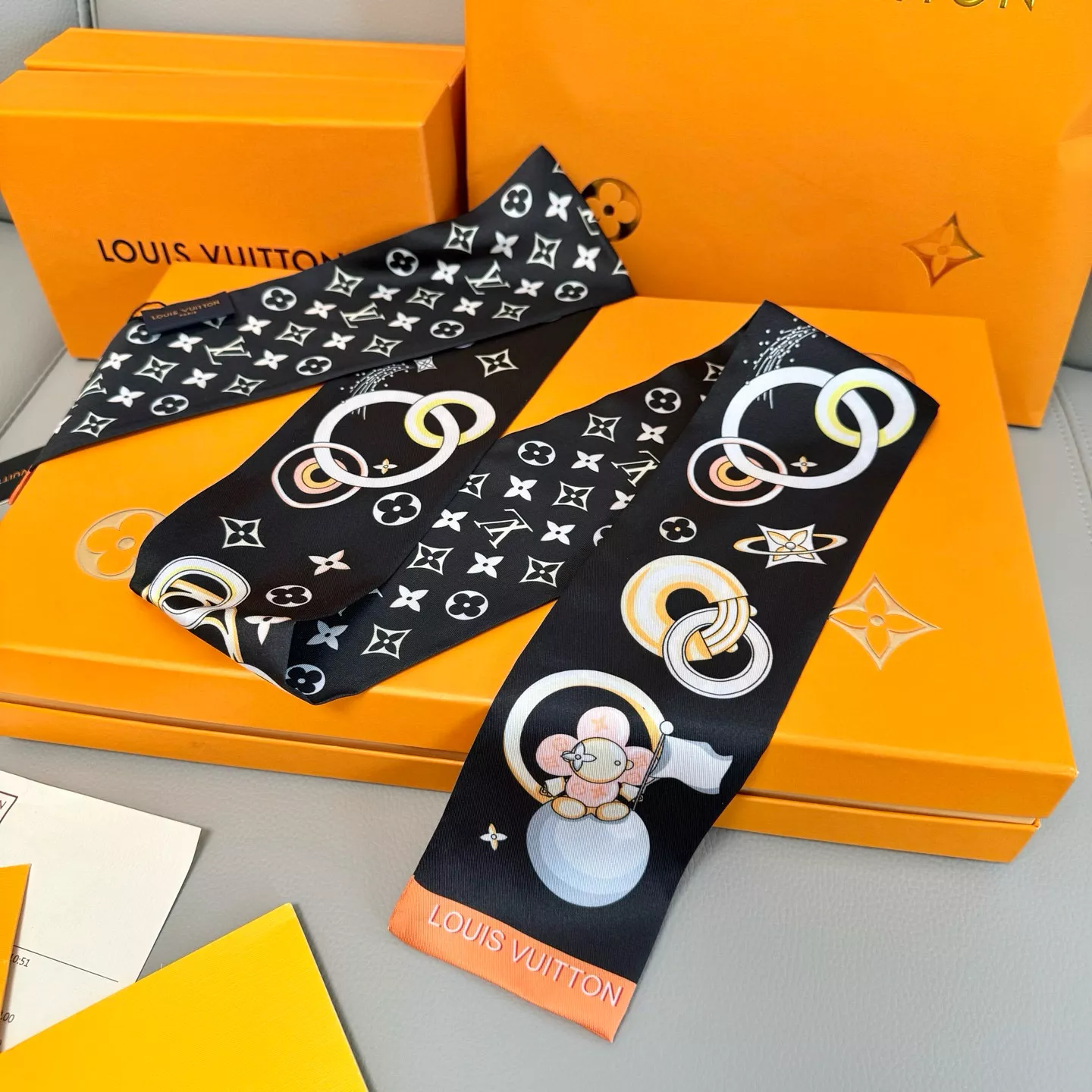 Comfortable 9899 Louis Vuitton Silk Scarf