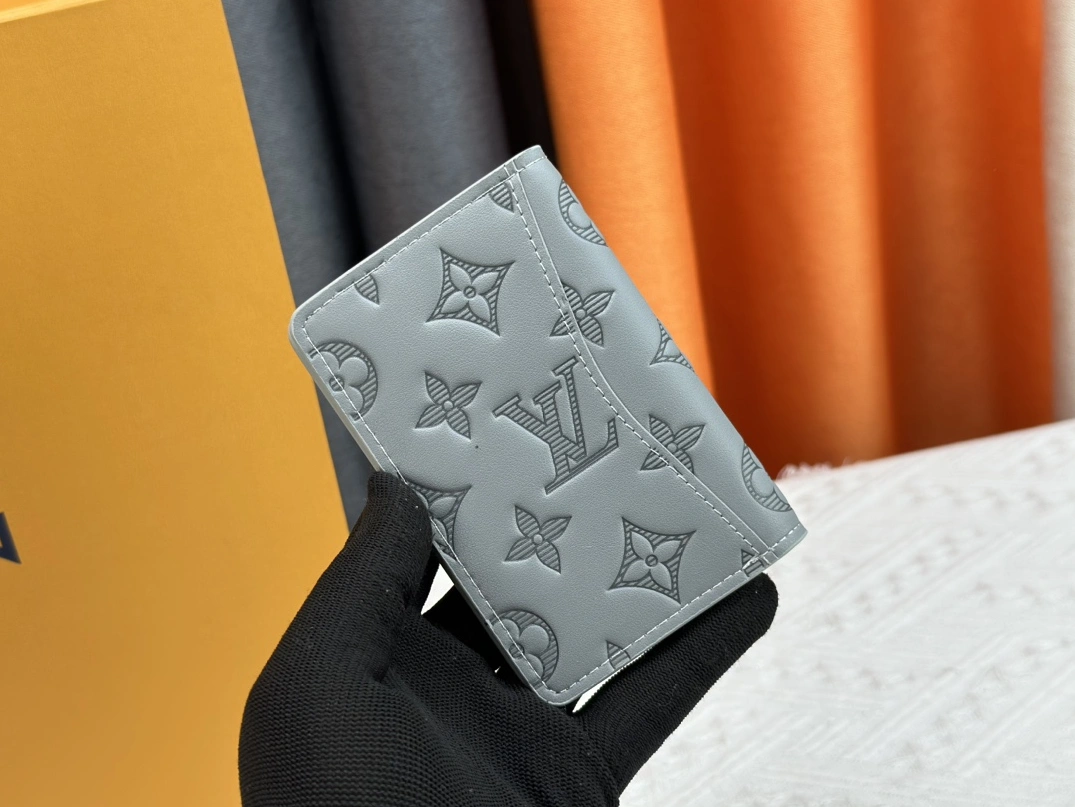 Efficient 1605 Louis Vuitton LV Card Case