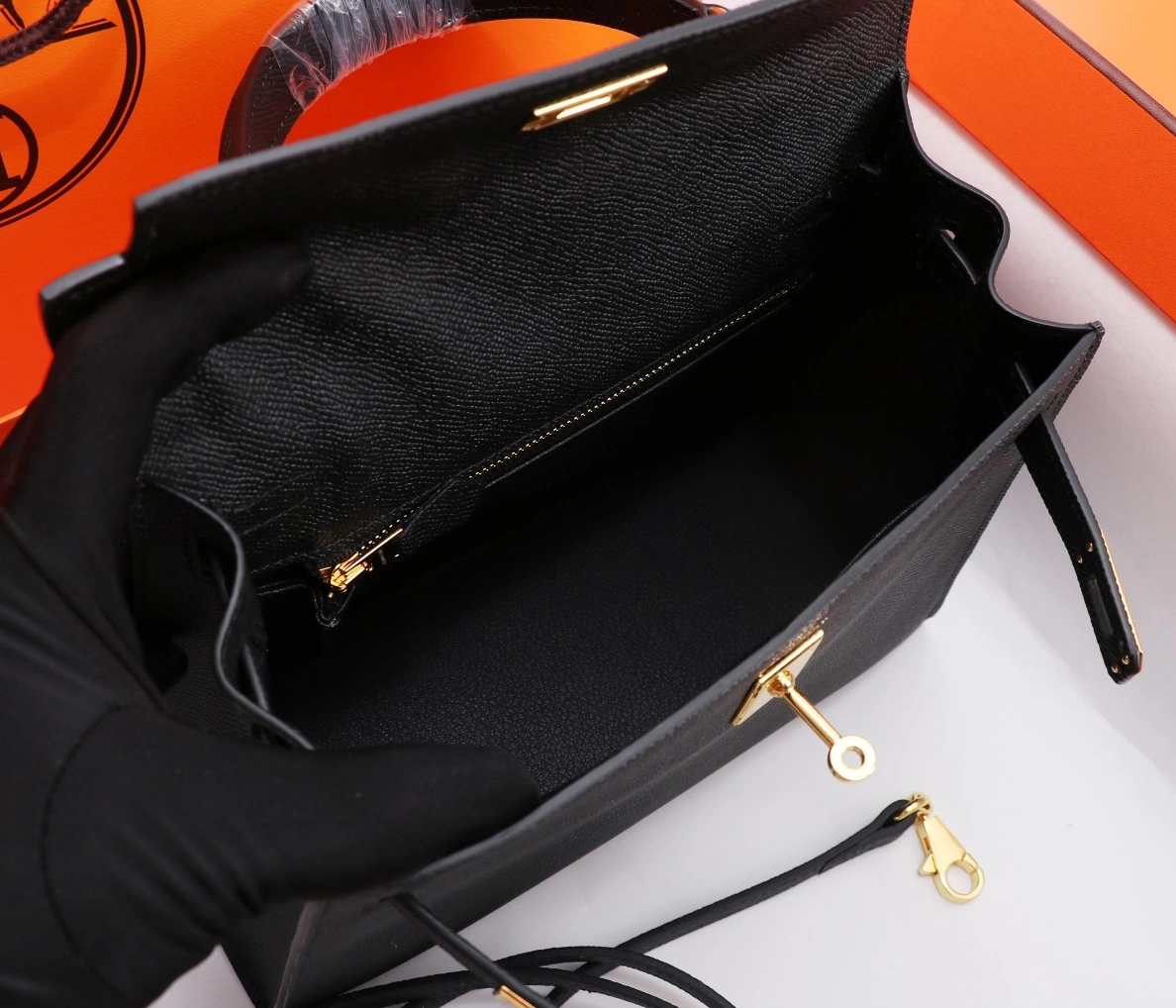 Hermes AAA Quality Handbags For Women Sleek 7514 - Image 5