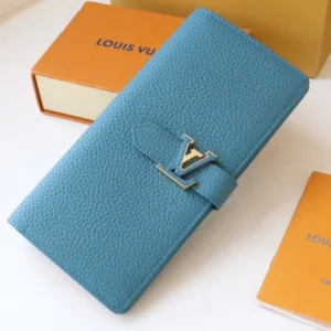 Louis Vuitton AAA Quality Card Case GoodFit 7364