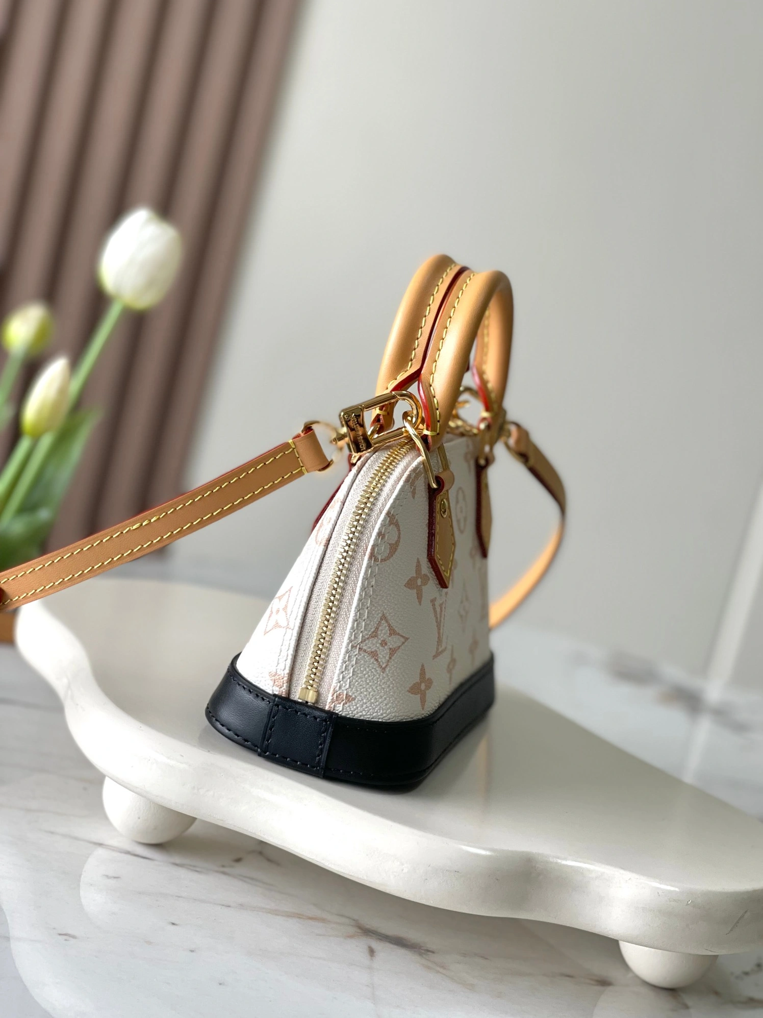 Louis Vuitton AAA Quality Handbags For Women Minimalist 2634