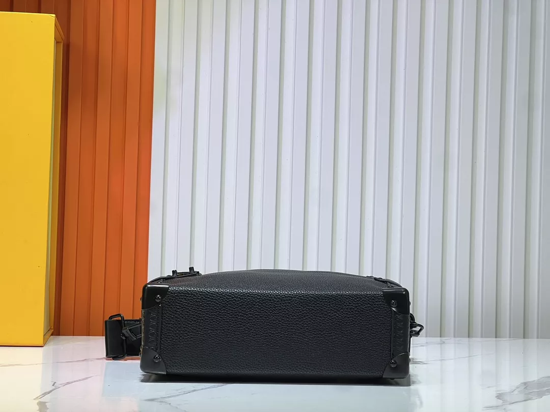 Louis Vuitton AAA Quality Messenger Bags For Women Popular 7000 - Image 7