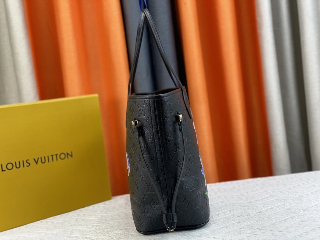 Louis Vuitton AAA Quality Shoulder Bags For Women WellDesigned 6324 - Image 3