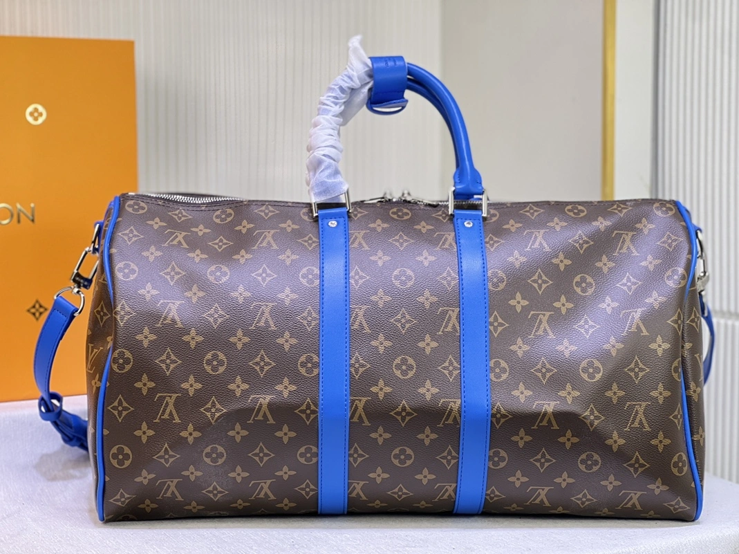 Louis Vuitton Travel Bags Practical 9441 - Image 5
