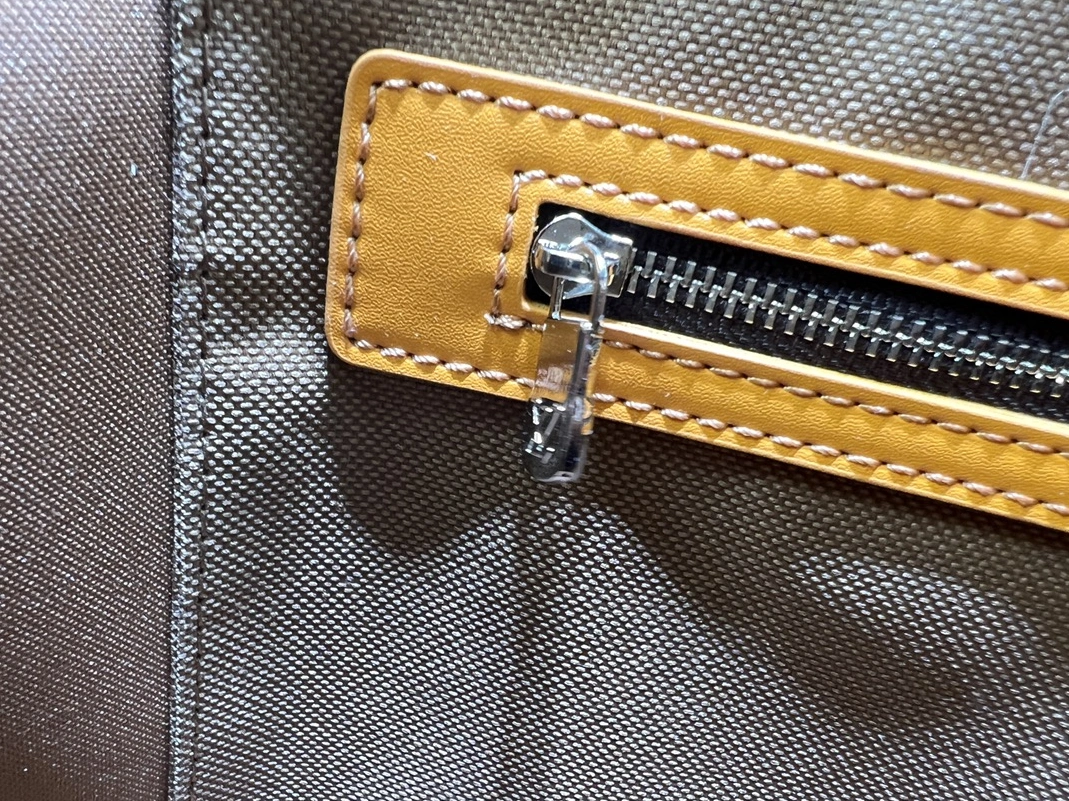 Louis Vuitton Travel Bags Sleek 6932 - Image 8