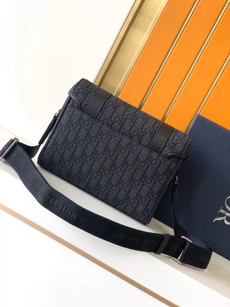 Minimalist 1663 Christian Dior AAA Man Messenger Bags - Image 3