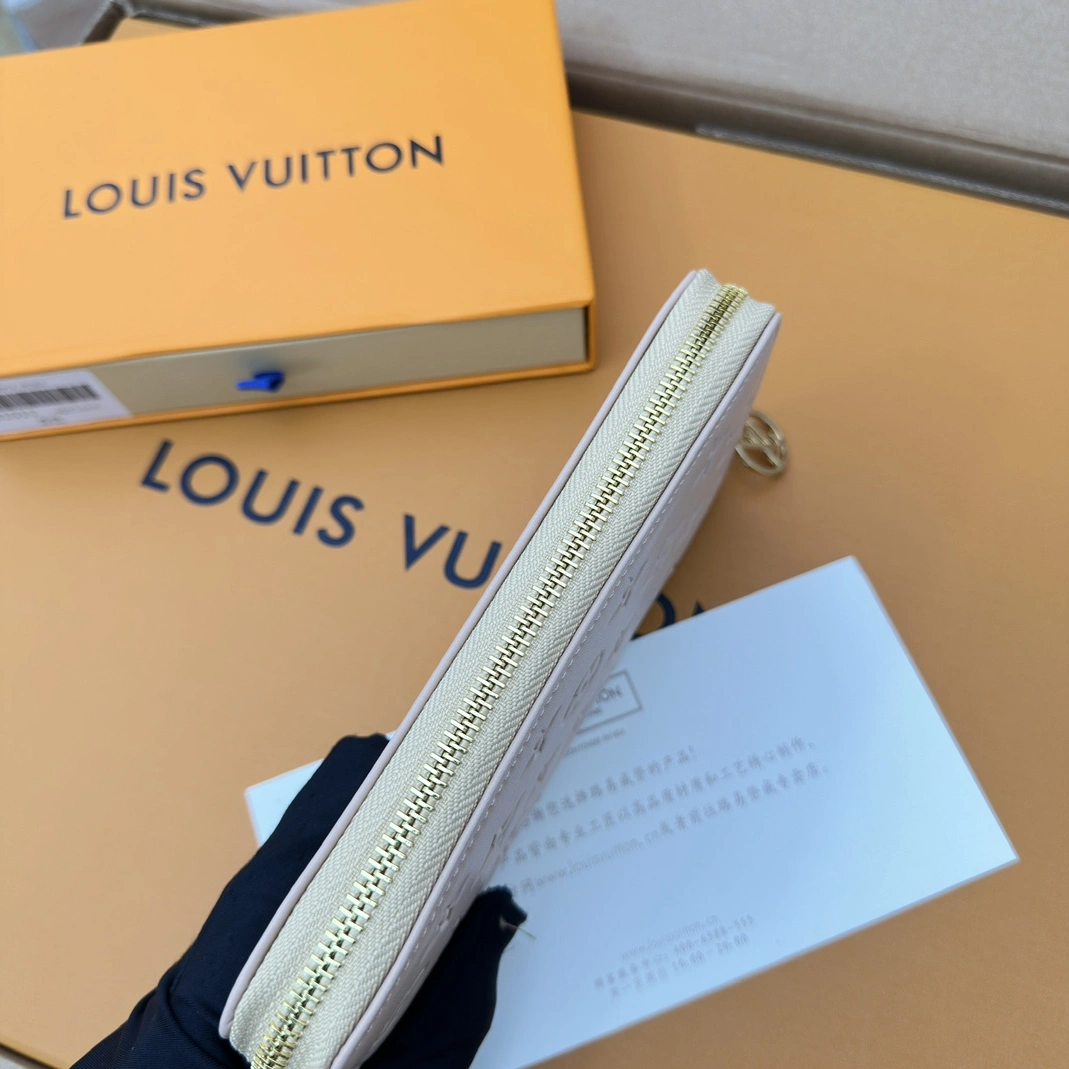 Sleek 7499 Louis Vuitton LV Wallets For Women - Image 4