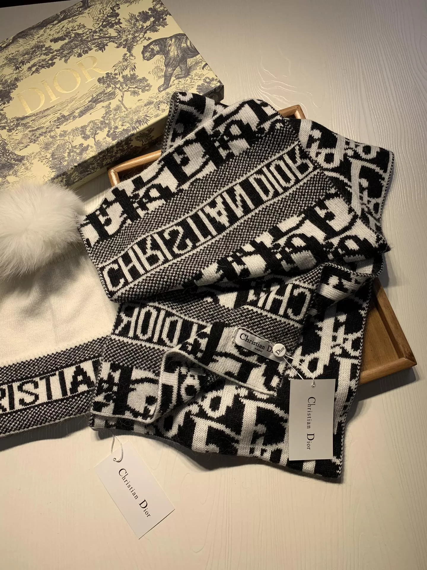 Sleek 9905 Christian Dior Hat and Scarf Set - Image 3